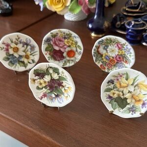Vintage miniature plates Vibrant Floral Porcelain design Set of 5